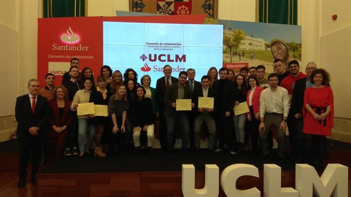 Firma de un convenio de colaboración entre la UCLM y Banco Santander