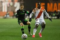 Advíncula desmiente haber denunciado al Rayo Vallecano y niega cualquier "irregularidad" en los pagos