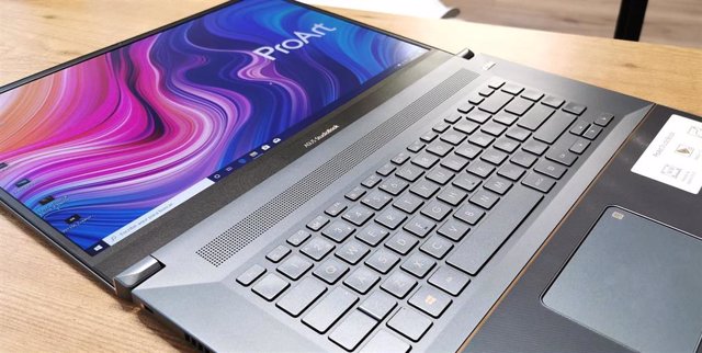 Ordenador portátil Asus ProArt StudioBook Pro 17