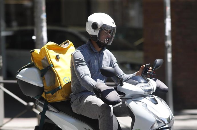 El 38% de los repartidores de Glovo estaba en pao antes de colaborar con la plataforma