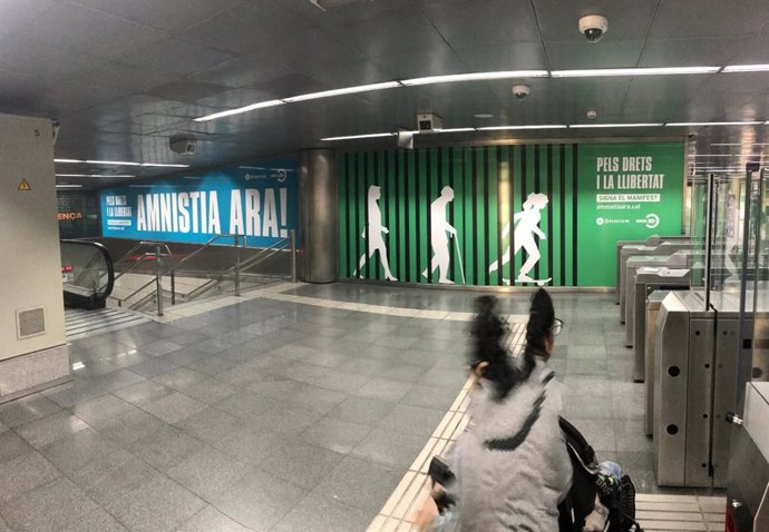 Campanya d'mnium al Metro de Barcelona