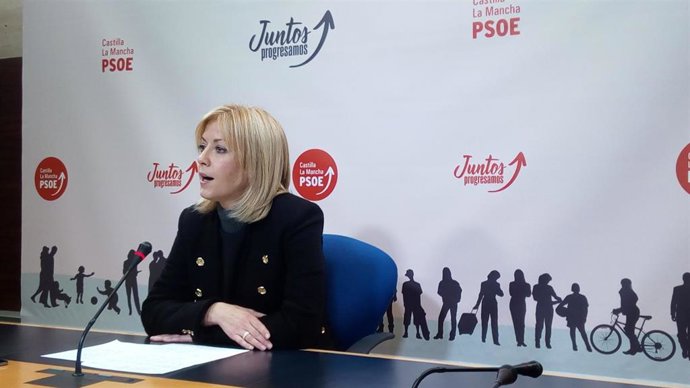 La portavoz del Grupo Parlamentario Socialista, Ana Isabel Abengózar,