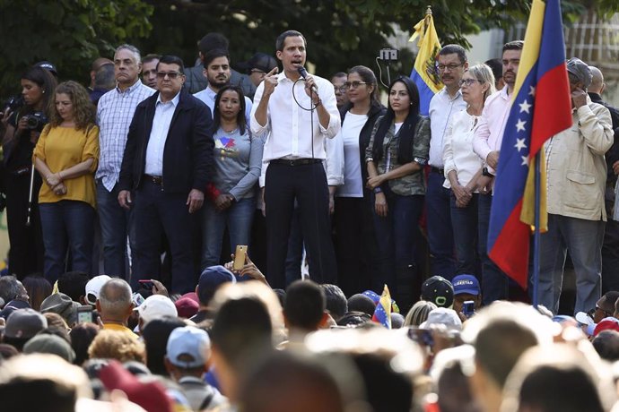 El autoproclamado "presidente encargado" de Venezuela, Juan Guaidó