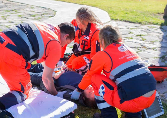 Nota Epes 061: Los Malagueños Valoran Con Un 9,7 Sobre Diez El Servicio Recibido Por Los Equipos De Emergencias Sanitarias 061