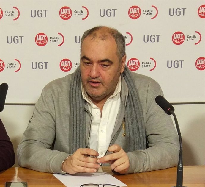 El secretario general de la Federación de Empleados de Servicios Públicos (FeSP) de UGT, Tomás Pérez Urueña, durante una rueda de prensa.