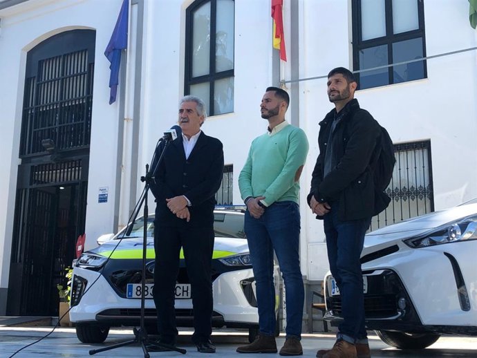 Diputación entrega vehículo para la Policía Local de Chipiona