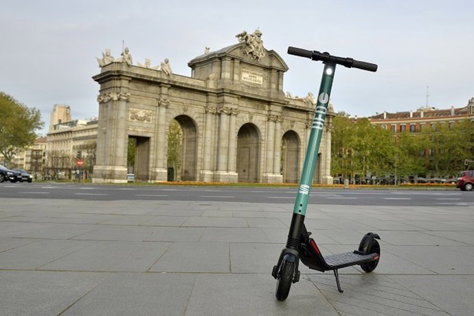Servicio de patinetes eléctricos compartidos de alquiler de Seat y UFO