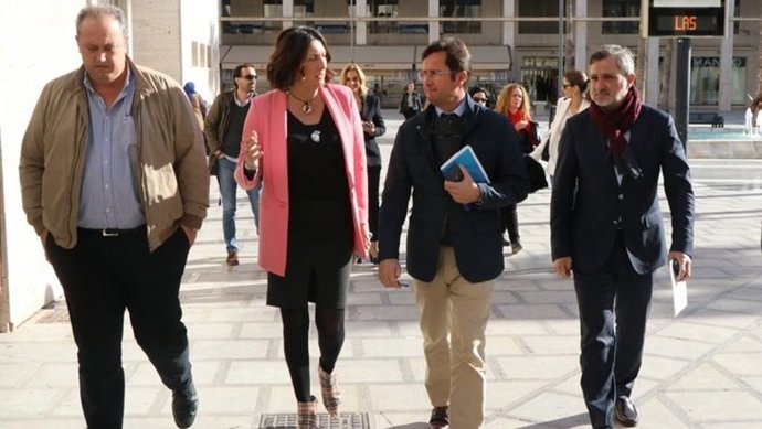 Loles López junto al alcalde de El Ejido (Almería), Francisco Góngora