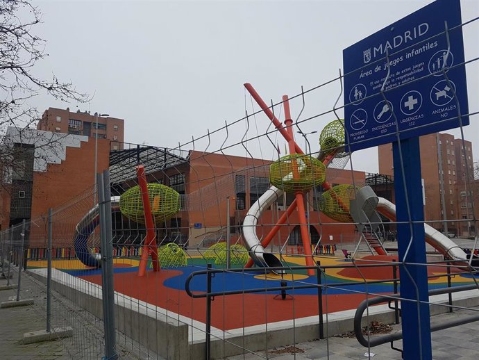 Parque infantil del Pozo del Tío Raimundo, en Vallecas.