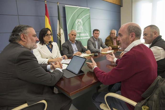 Imagen de la reunión mantenida con los representantes de las principales asociaciones granadinas de Agricultura y Ganadería