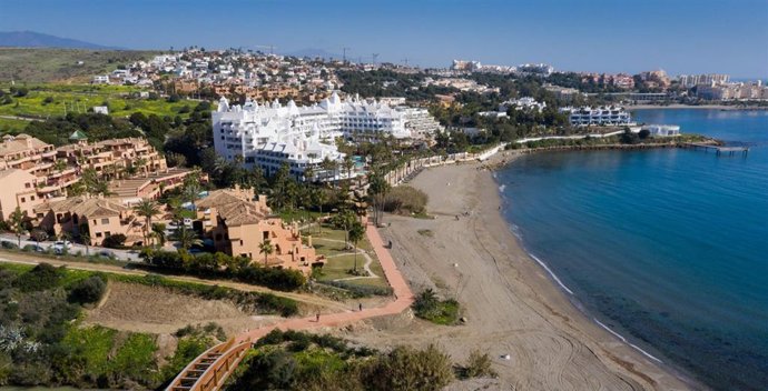 El corredor litoral de Estepona a su paso por el arroyo Guadalobón