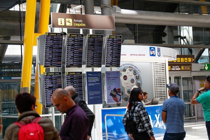 Pantallas con la información de los vuelos de llegada en el aeropuerto Adolfo Suárez Madrid-Barajas. 
