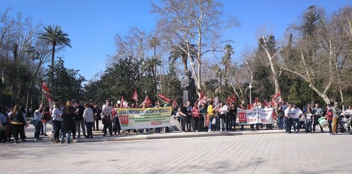 Protestas en Sevilla de los trabajadores del 112