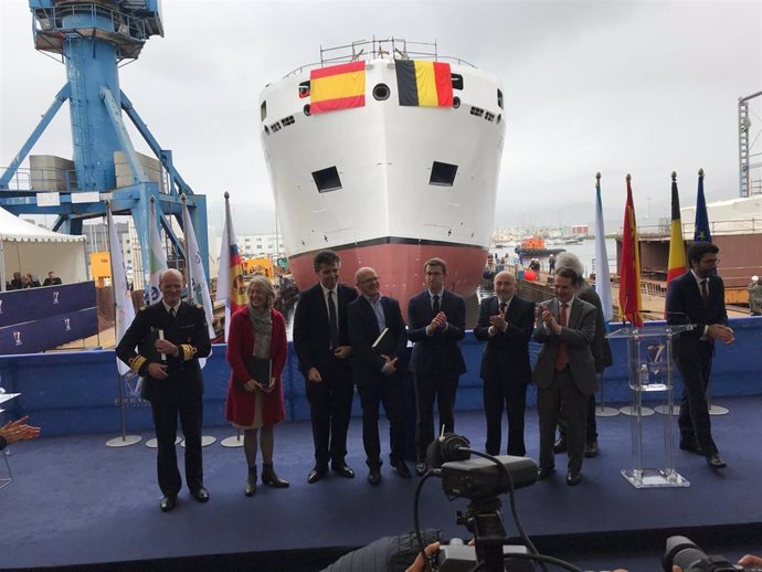 Las autoridades belgas y gallegas en el acto de botadura del buque 'Bélgica' celebrado este martes en Vigo