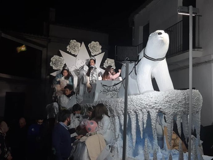 La cabalgata de Reyes de Guadalcanal, a oscuras