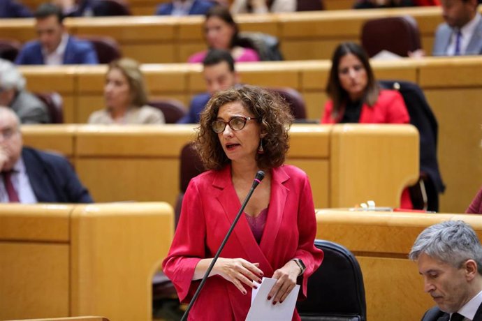 La ministra de Hacienda, María Jesús Montero, interviene durante la primera sesión de control al Gobierno de coalición PSOE y Unidas Podemos de la XIV Legislatura en el Senado, en Madrid (España), a 11 de febrero de 2020.