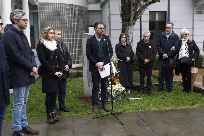El alcalde de Ferrol, Ángel Mato, interviene en el homenaje a Alejandro Porto Leis