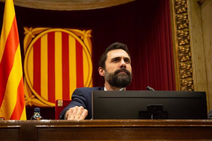 El president del Parlament de Catalunya, Roger Torrent, durante una sesión plenaria, en Barcelona /Catalunya (España), a 11 de febrero de 2020.