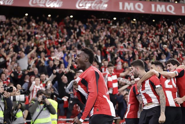 06 February 2020, Spain, Bilbao: Athletic Bilbao players celebrate their victory after Copa del Rey quarter final soccer match between Athletic Bilbao and FC Barcelona at San Mames stadium. Photo: Edu Del Fresno/ZUMA Wire/dpa