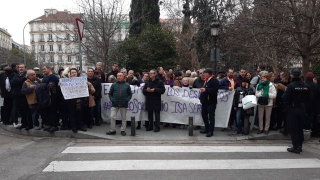 Concentración de apoyo a Isa Serra ante TSJM por el juicio por desórdenes al que se enfrenta por su participación en una protesta para frenar un desahucio