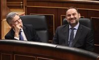 El PP pide a gritos en el Congreso la dimisión de Àbalos, aplaudido por el PSOE