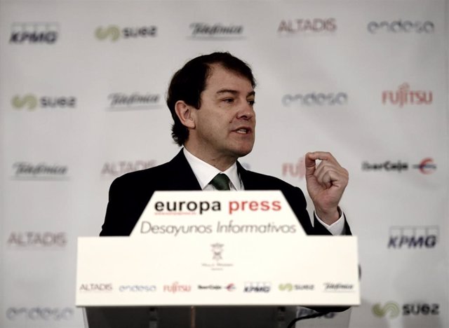 El presidente de Castilla y León, Alfonso Fernández Mañueco, interviene en un Desayuno Informativo de Europa Press, en Madrid (España), a 12 de febrero de 2020.