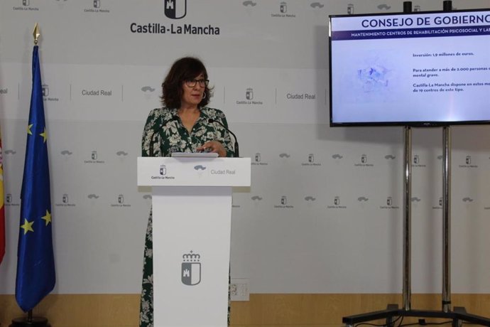 La consejera de Igualdad y portavoz del Gobierno de C-LM, Blanca Fernández, en rueda de prensa