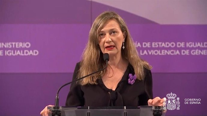 La delegada del Gobierno contra la Violencia de Género, Victoria Rosell, durante una comparecencia institucional con motivo del último asesinato de una mujer a manos de su pareja en Granada, y otro crimen de violencia de género en Lugo.