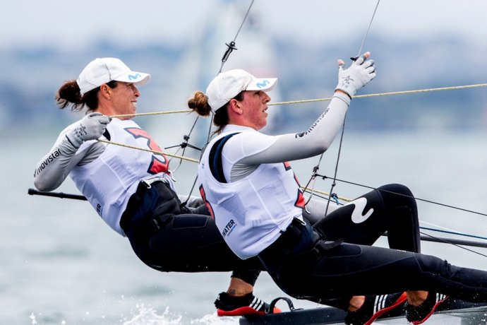 Támara Echegoyen y Paula Barceló durante una regata