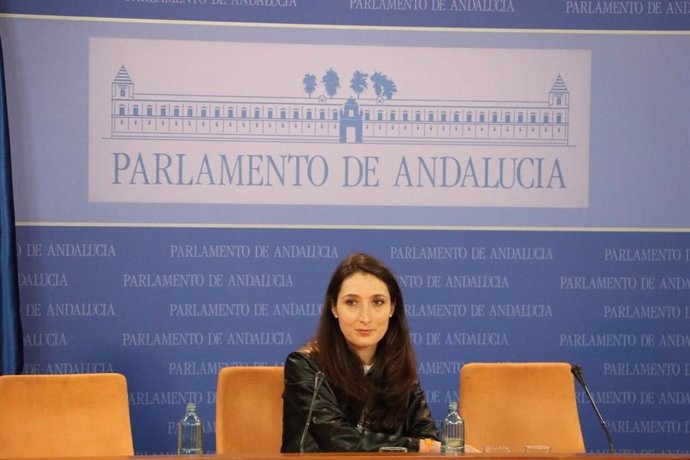 La portavoz adjunta del grupo parlamentario de Cs, Mónica Moreno, en rueda de prensa.