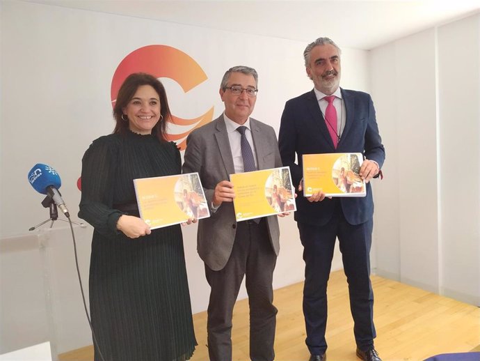 Margarita del Cid, Francisco Salado y Luis Callejón Suñé presentan el Plan de Marketing 2020-2023