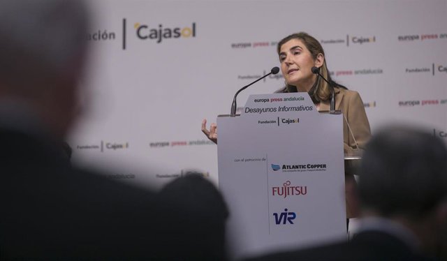 La consejera de Empleo, Formación y Trabajo Autónomo, Rocío Blanco, en los desayunos informativos de Europa Press Andalucía en colaboración con Fundación Cajasol, Atlantic Copper, Fujitsu y Laboratorios Vir. 