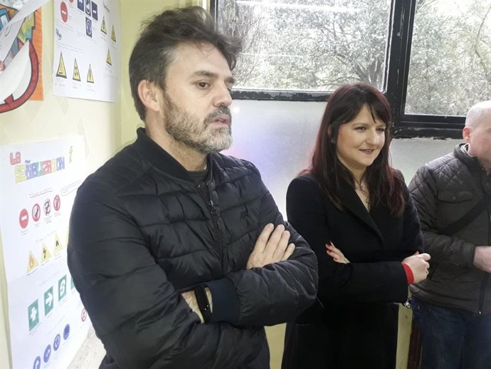 Los diputados de Ciudadanos en la Junta General del Principado, Luis Fanjul y Laura Pérez Macho en Avilés.