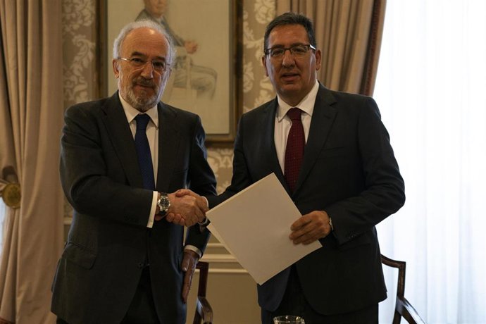 [Sevilla] Np Y Foto: Firma Convenio Rae Y Fundación Cajasol