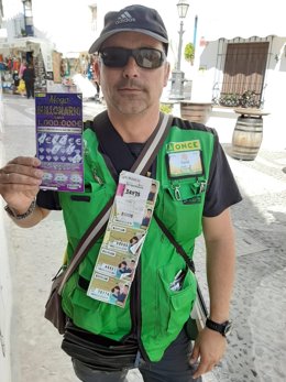 David Martínez, vendedor de la ONCE que ha repartido un millon de euros con el Rasca a un vecino que estaba trabajando