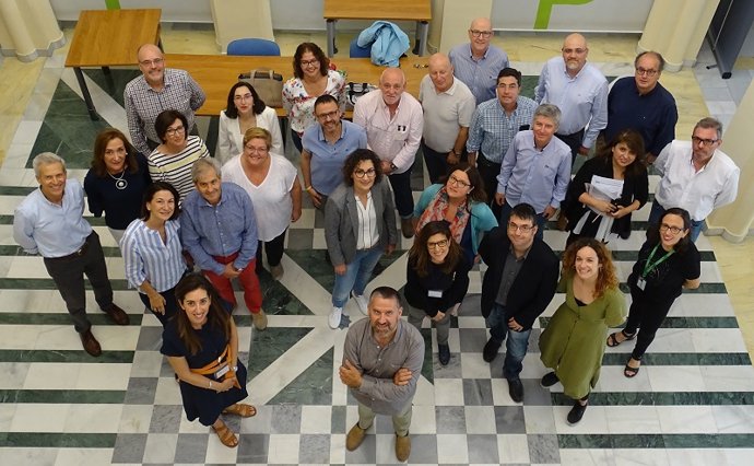 Foto de familia de la edición anterior del programa formativo de Gestión de Servicios de Nefrología