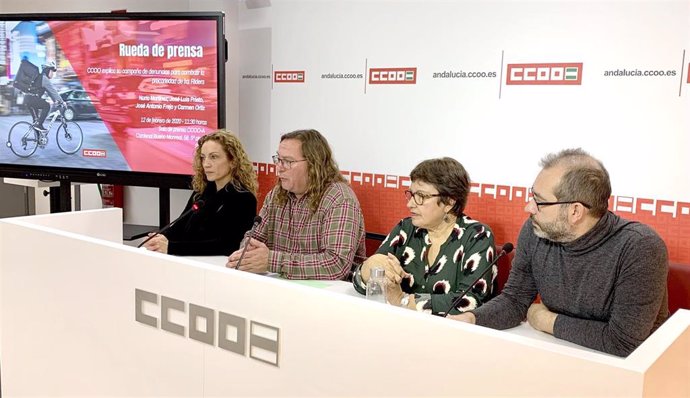 Los dirigentes de CCOO, Nuria Martínez, José Luis Prieto, Carmen Ortiz y José Antonio Frejo, este miércoles en rueda de prensa. 