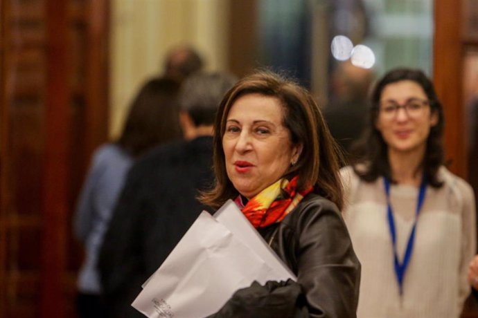 La ministra de Defensa, Margarita Robles, a su salida de la sesión Plenaria en el Congreso de los Diputados el 11 de febrero de 2020.