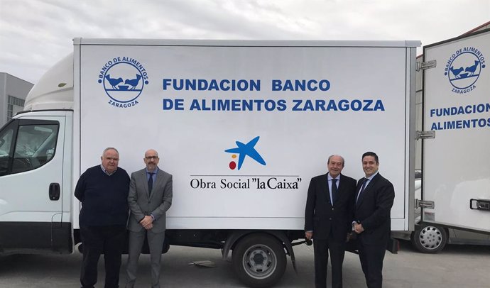 Zaragoza.- CaixaBank dona una nueva furgoneta al Banco de Alimentos
