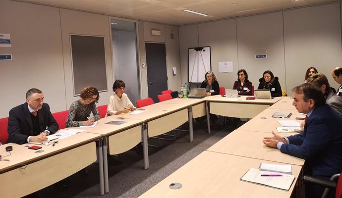 El desarrollo de Desarrollo Autonómico del Gobierno de La Rioja, José Ignacio Castresana, mantiene una reunión con el CDTI en Bruselas