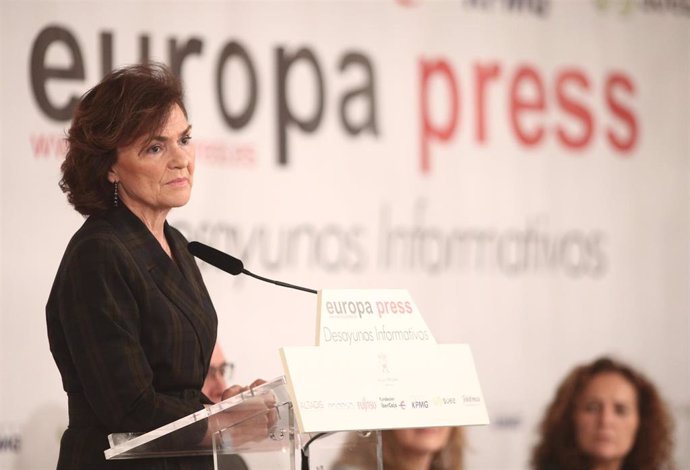 La Vicepresidenta Primera del Gobierno y Ministra de la Presidencia, Relaciones con las Cortes y Memoria Democrática, Carmen Calvo, durante su intervención en un desayuno informativo de Europa Press, en Madrid (España), a 13 de febrero de 2020.