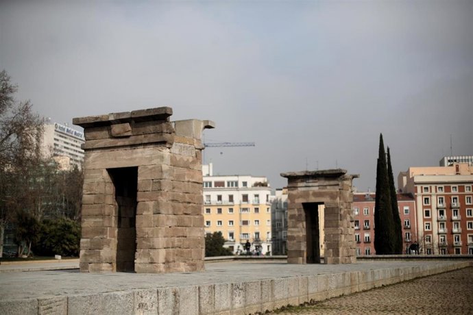 Bloques del Templo de Debod del antiguo Egipto en el Parque del Oeste junto al Paseo del Pintor Rosales, en Madrid (España) a 11 de febrero de 2020.