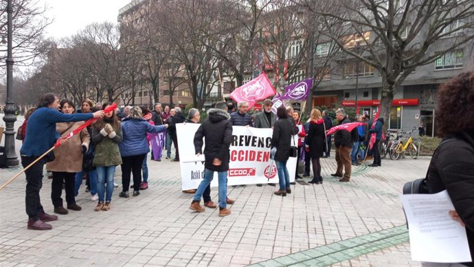 Concentración frente al Parlamento.
