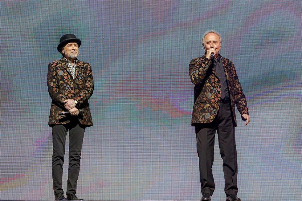 Los cantantes Joaquín Sabina y Joan Manuel Serrat actúan en el WiZink Center de Madrid el 20 de enero del 2020.