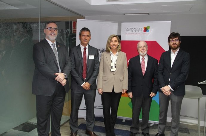 Izq-dcha.: Miguel Lopez-Quesada, Javier Valiente, Eva Piera, Ángel Alloza y Alfredo Gazpio.