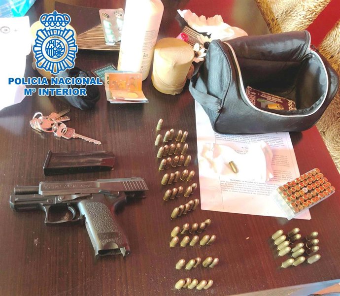 Arma sustraída a un policia local de Málaga en 2008 recuperada por los agentes