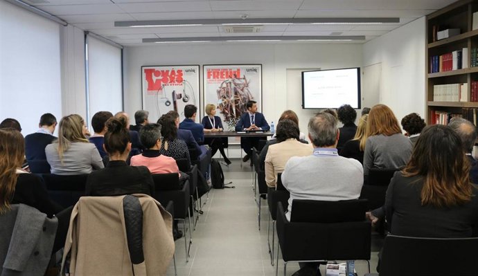 UNIR reflexiona sobre el liderazgo en un encuentro con 23 directivos y responsables de RRHH de La Rioja y Navarra