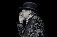 Sabina, operado con éxito de un derrame en la cabeza tras caerse en pleno concierto en Madrid