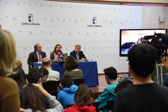 La consejera de Educación, Cultura y Deportes, Rosa Ana Rodríguez, en rueda de prensa.