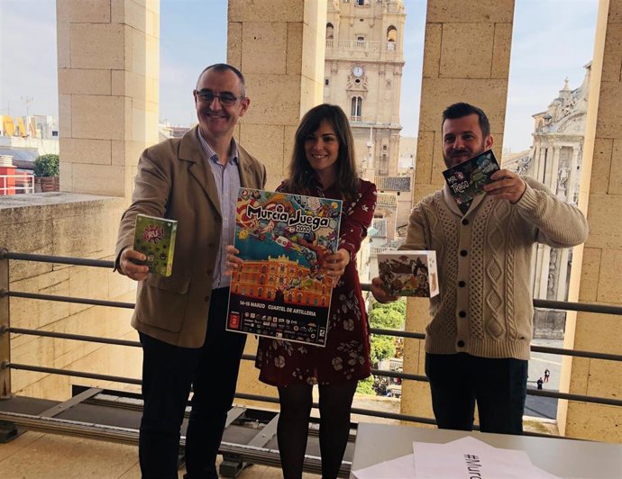 César Nebot, Rebeca Pérez y Gustavo Vidal presentan el evento 'MurciaJuega 2020'